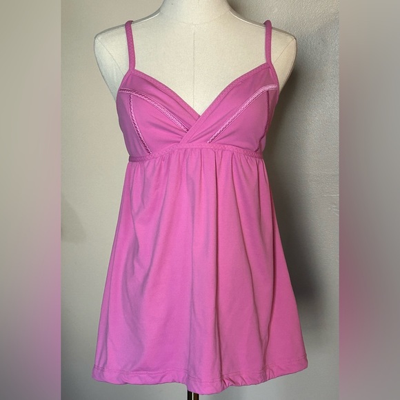 Lululemon tank size 8 - Picture 2 of 5